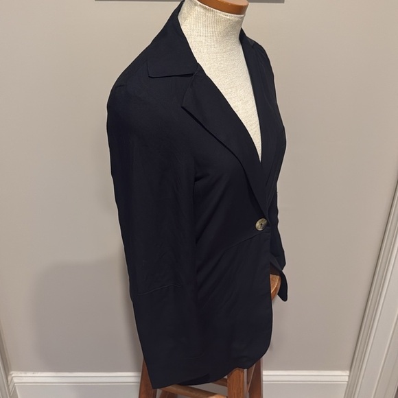 Able - Micah Drapey Blazer - Black - Size XXS - Gently Used!! - Picture 4 of 11